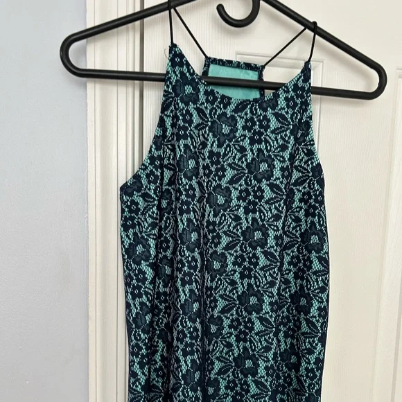 Lot of 3 Cute, Timeless Dresses for Formal, Casual Wear - Picture 9 of 15